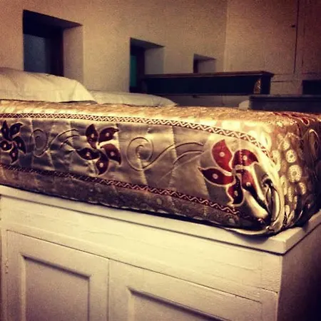 Frühstückspension Domus Dei Cocchieri 3*