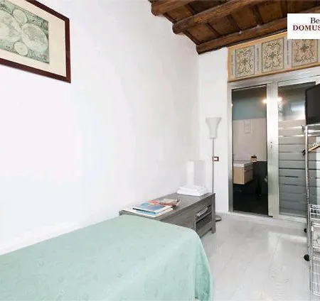 Domus Dei Cocchieri Oda ve Kahvaltı 3*